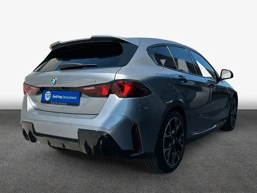 Neu BMW 118 Performance 150 PS (110 kW) 2025 Grau Kleinwagen