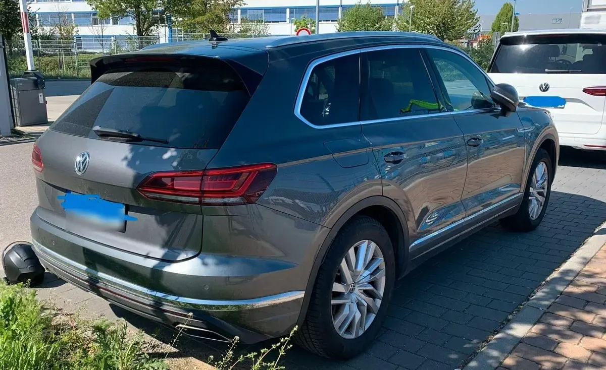 Second-hand VW Touareg 286 CP (210 kW) 2019 Gri SUV