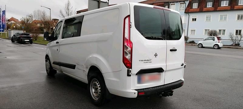 Gebraucht Ford Transit 130 PS (95 kW) 2022 Weiß Limousine