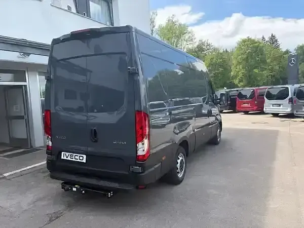 Gebraucht Iveco Daily 175 PS (128 kW) 2026 Grau mineralgrau metallic Van