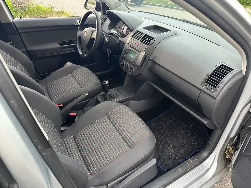 Gebraucht VW Polo Trendline 64 PS (47 kW) 2007 Silber Kleinwagen