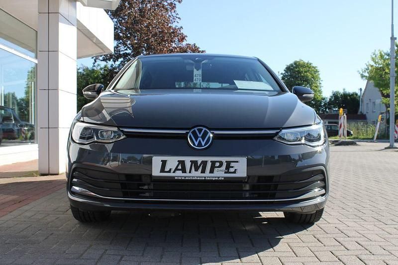 Gebraucht VW Golf VIII Move 131 PS (96 kW) 2023 Delfingrau metallic Limousine