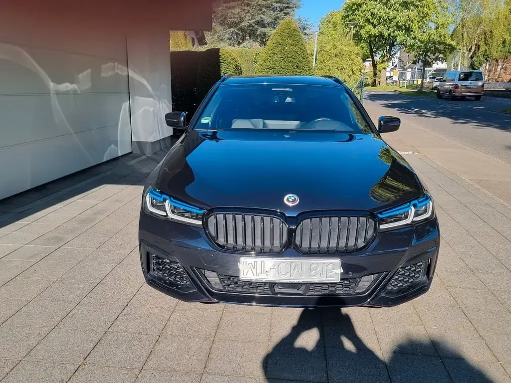 Gebraucht BMW 540 Performance 333 PS (244 kW) 2022 Schwarz Kombi