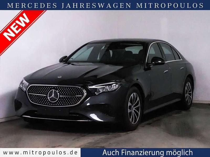 831 metalliclack graphitgrau Gebraucht 2024 Mercedes E220 Avantgarde Limousine | 46.400 € (Superpreis) - Bild 1/4