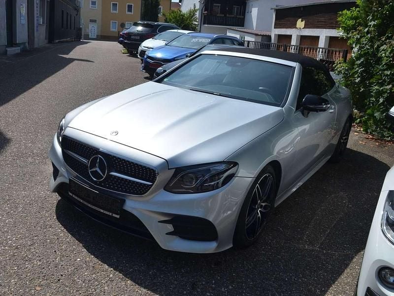 Gebraucht Mercedes E220 194 PS (142 kW) 2018 Iridiumsilber Cabrio