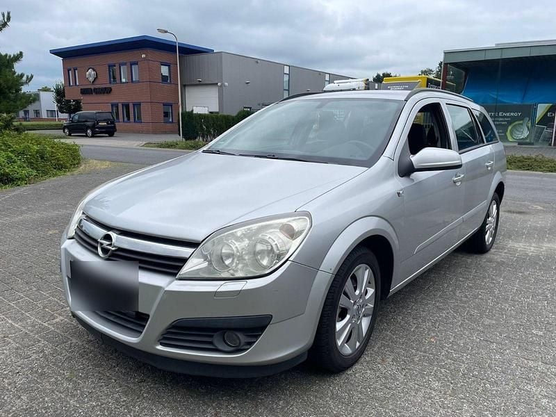 Silber Gebraucht 2005 Opel Astra Edition+ Kombi | 999 € (Superpreis) - Bild 1/4