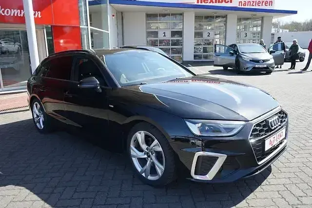 Gebraucht Audi A4 S-Line 163 PS (119 kW) 2022 Schwarz Kombi