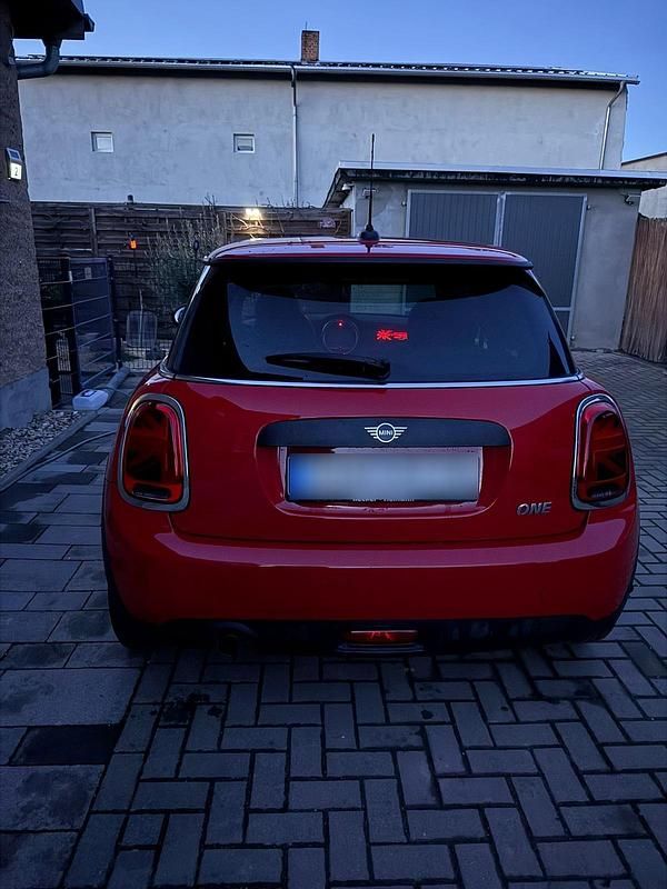 Gebraucht Mini ONE 102 PS (75 kW) 2019 Rot Kleinwagen
