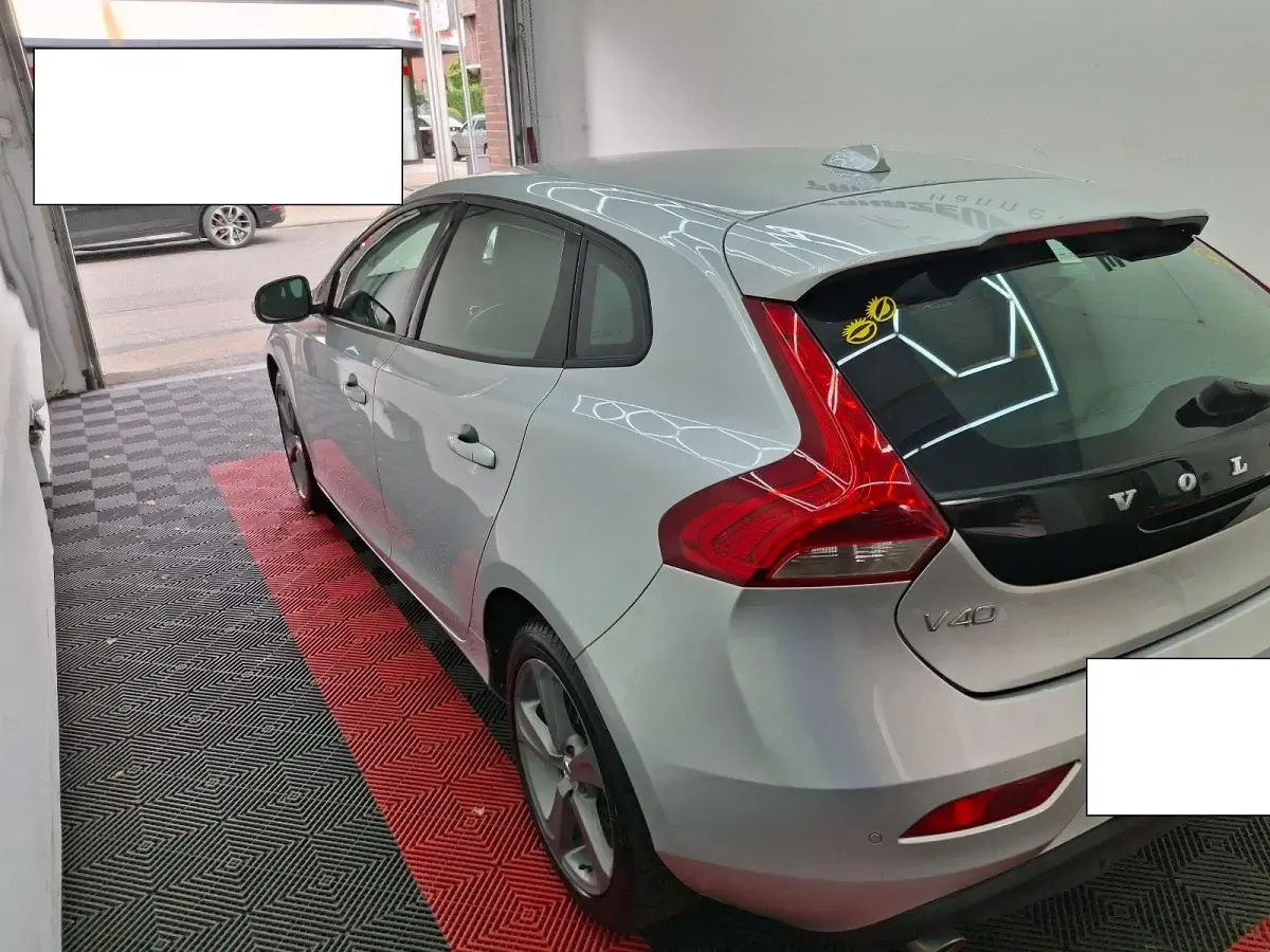 Gebraucht Volvo V40 R-Design 120 PS (88 kW) 2018 Silber Limousine