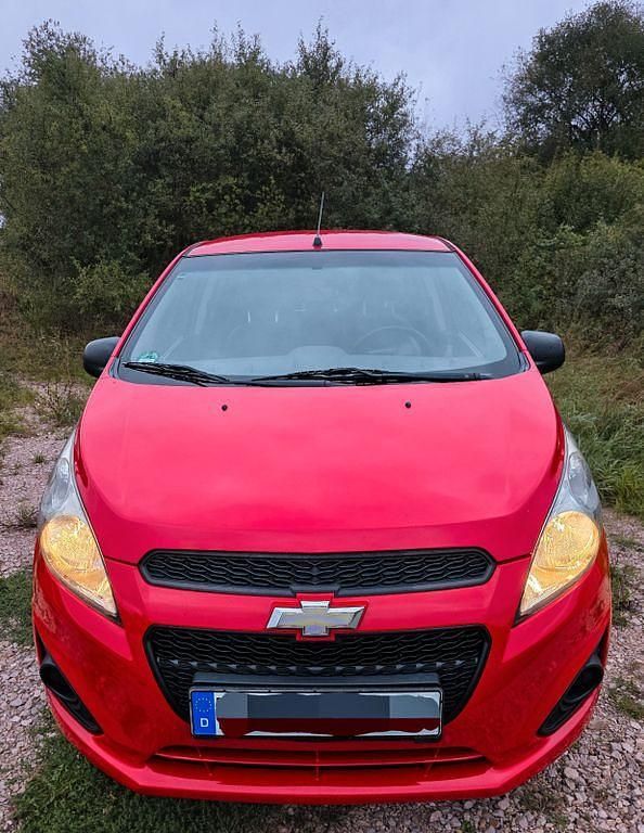 Rot Gebraucht 2013 Chevrolet Spark LS Kleinwagen | 3.199 € (Fairer Preis) - Bild 1/4