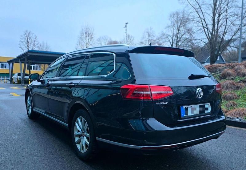 Gebraucht VW Passat 150 PS (110 kW) 2019 Schwarz Kombi