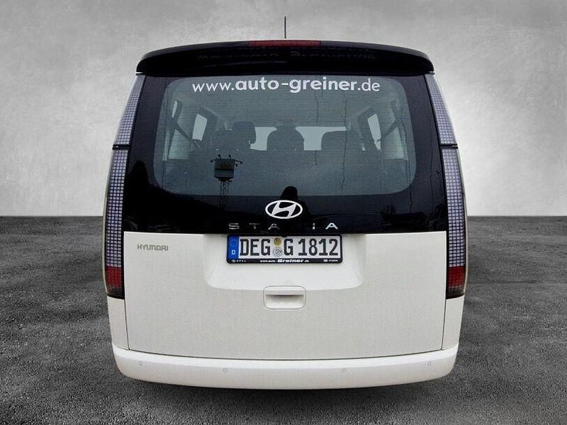 Gebraucht Hyundai Staria Trend 224 PS (164 kW) 2024 5 türen Van / Kleinbus