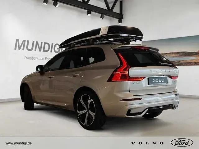 Gebraucht Volvo XC60 Plus 197 PS (144 kW) 2023 Bright dusk / metallic SUV