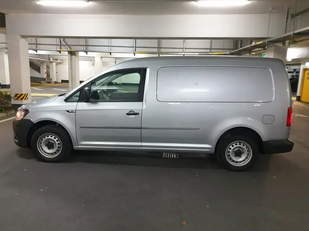 Second-hand VW Caddy 102 CP (75 kW) 2019 Argintiu Monovolum