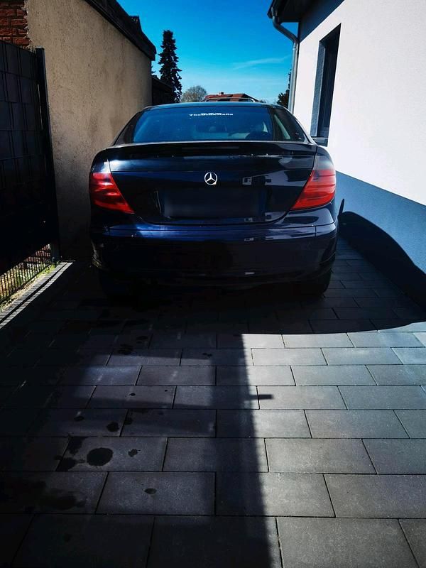 Gebraucht Mercedes C180 129 PS (94 kW) 2001 Blau Coupé
