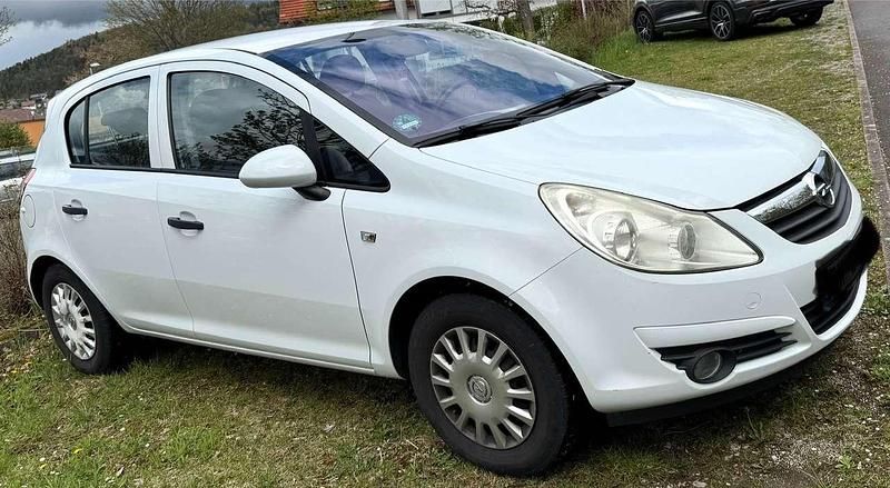 Weiß Gebraucht 2009 Opel Corsa Limousine | 5.599 € (Fairer Preis) - Bild 1/4