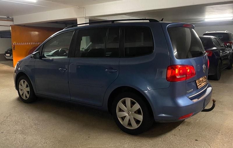 Gebraucht VW Touran 105 PS (77 kW) 2011 Blau Van / Kleinbus