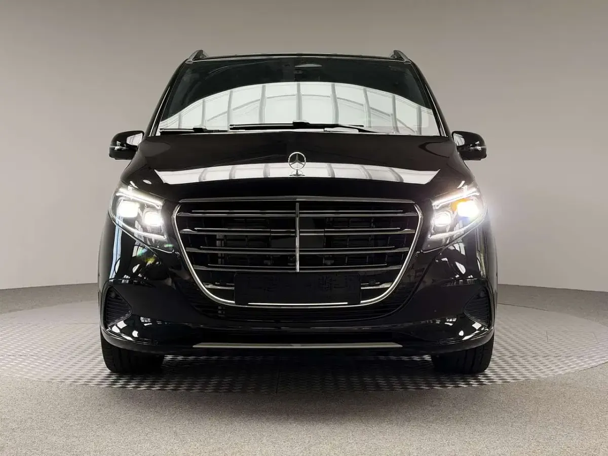 Neu Mercedes V300 237 PS (174 kW) 2026 Schwarz Van / Kleinbus