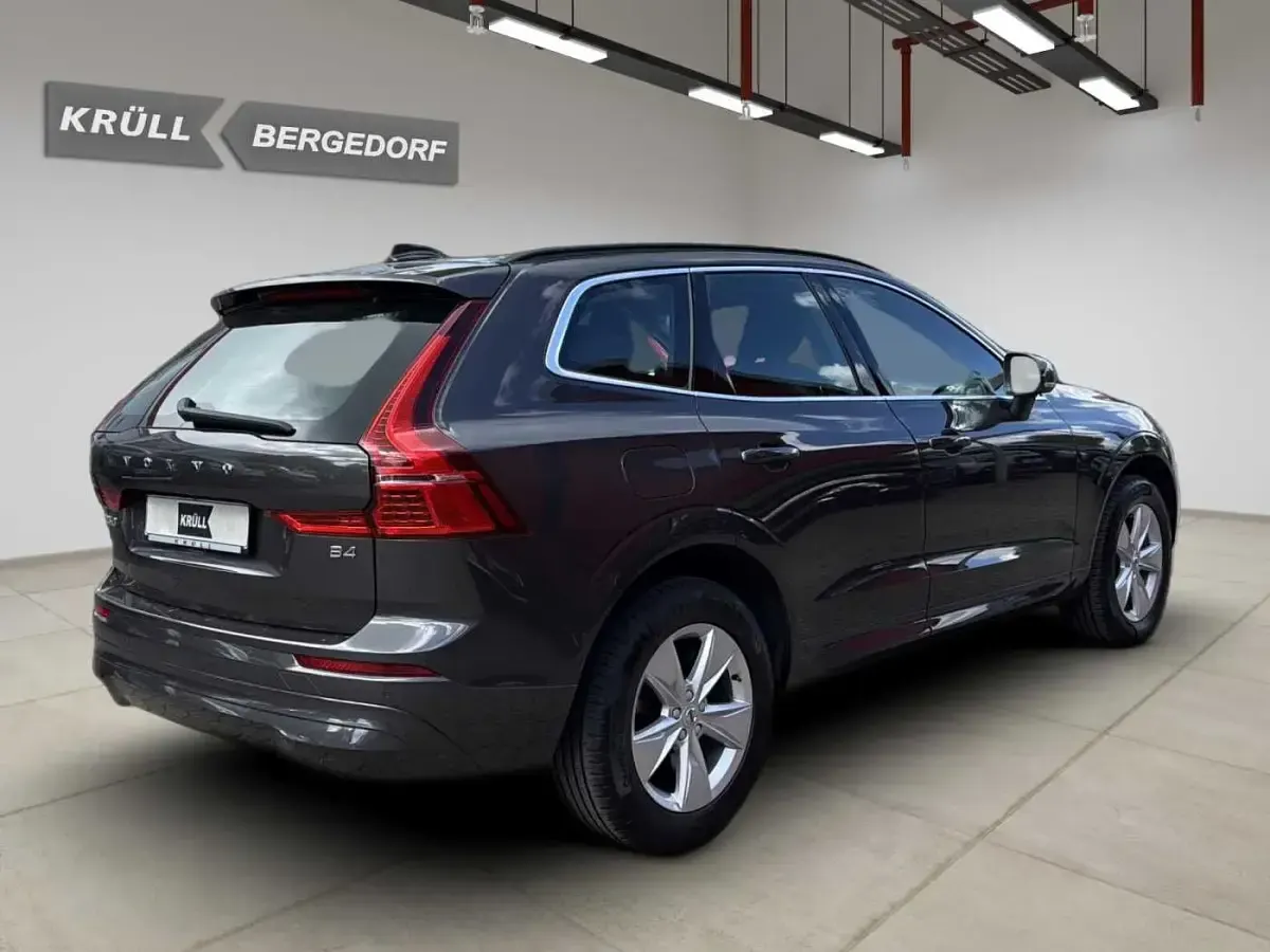 Gebraucht Volvo XC60 Core 197 PS (144 kW) 2022 Grau SUV