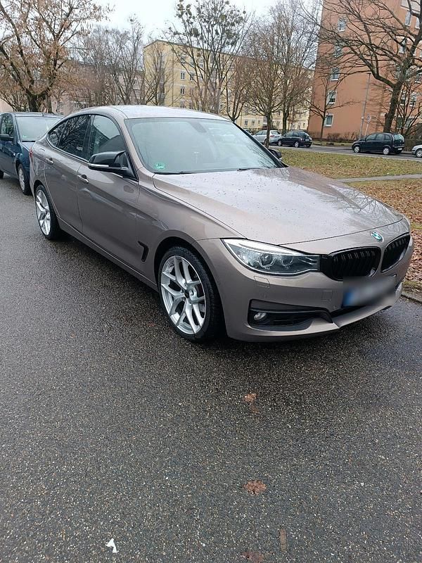 Gebraucht BMW 318 143 PS (105 kW) 2013 Gold Limousine