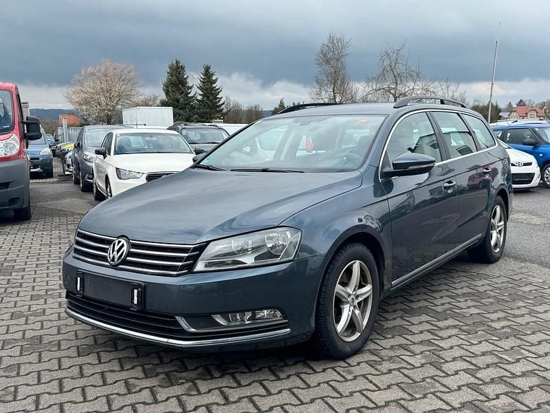 Gebraucht VW Passat 140 PS (102 kW) 2011 Grau Kombi
