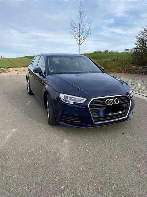 Gebraucht Audi A3 150 PS (110 kW) 2018 Blau Limousine