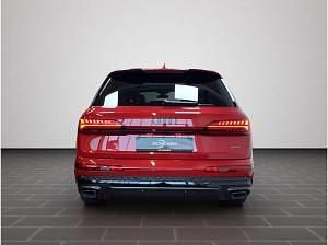 Gebraucht Audi Q7 Ambiente 286 PS (210 kW) 2025 Rot (chilirot metallic) SUV