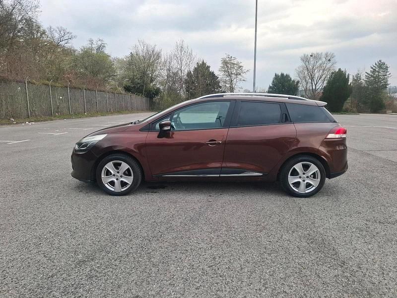 Gebraucht Renault Clio GrandTour Dynamique 120 PS (88 kW) 2015 Braun Kombi