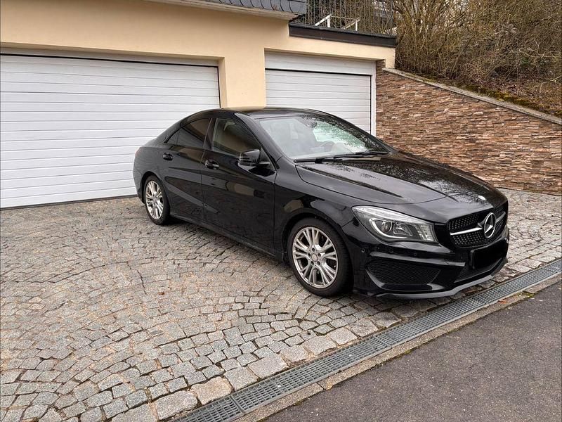 Gebraucht Mercedes CLA220 AMG line 170 PS (125 kW) 2014 Schwarz Limousine