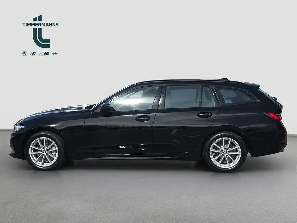 Gebraucht BMW 330 Sport Line 286 PS (210 kW) 2023 Schwarz Kombi