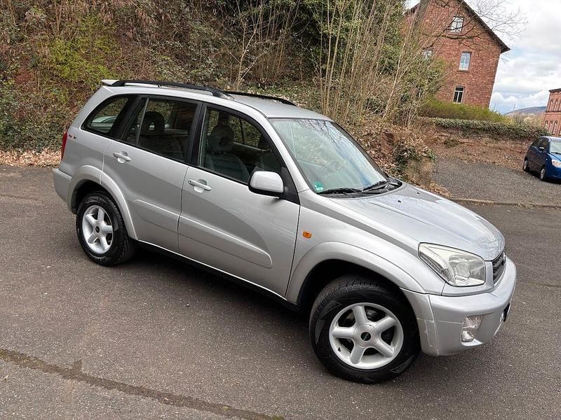 Gebraucht Toyota RAV4 150 PS (110 kW) 2002 Silber SUV