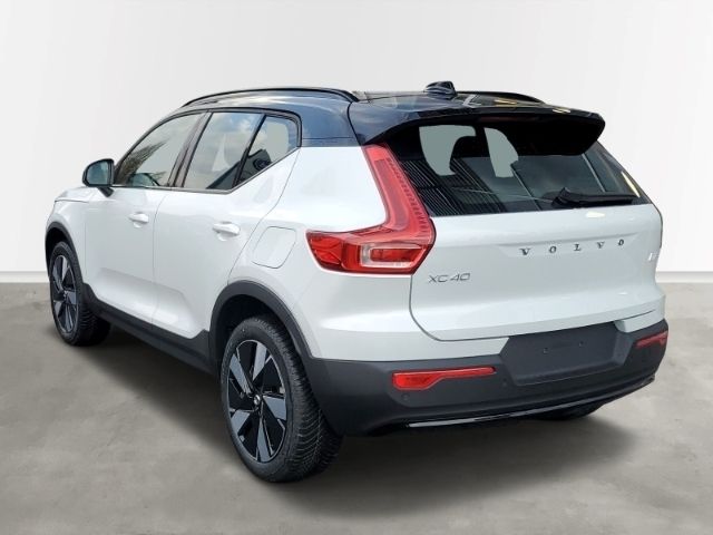 Gebraucht Volvo XC40 Plus 185 kW (252 PS) 2024 Crystal white pearl SUV
