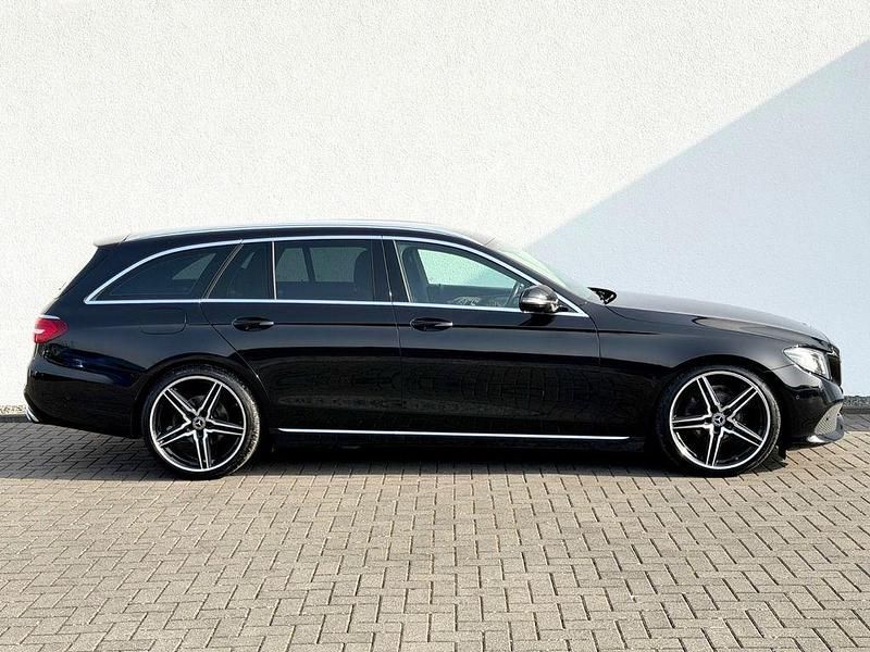 Gebraucht Mercedes E220 194 PS (142 kW) 2018 Schwarz Kombi