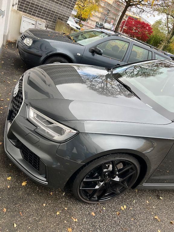 Grau Gebraucht 2019 Audi RS3 Sport Limousine | 38.999 € (Fairer Preis) - Bild 1/4