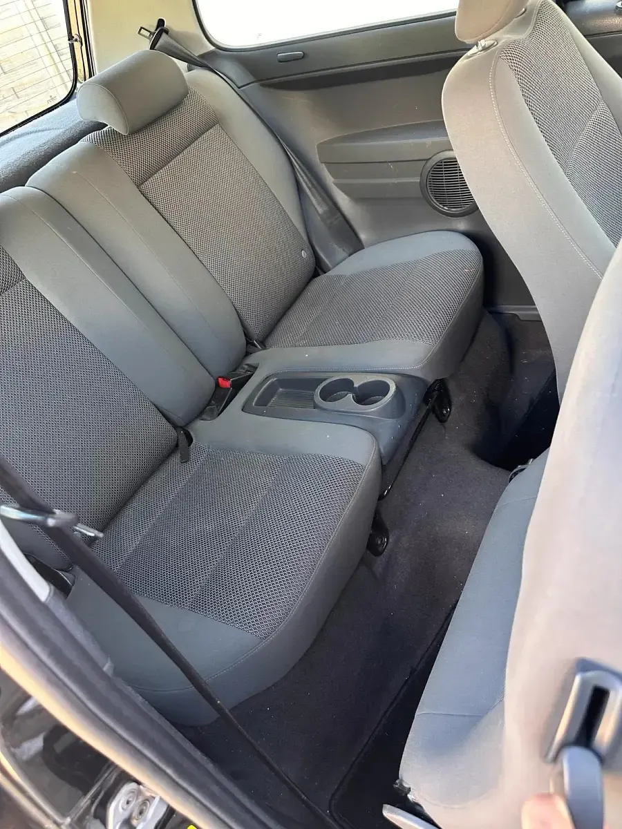 Second-hand VW Fox 65 CP (47 kW) 2009 Negru Hatchback