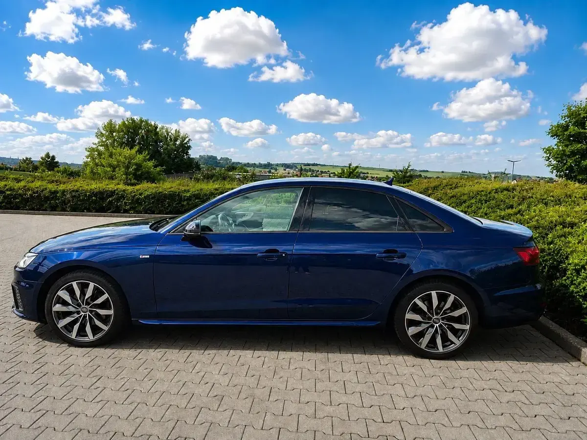 Gebraucht Audi A4 S-Line 150 PS (110 kW) 2020 Blau Limousine