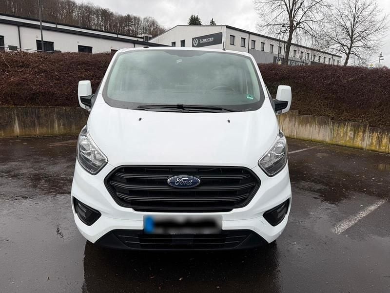Gebraucht Ford Transit Custom 140 PS (102 kW) 2019 Weiß Van / Kleinbus