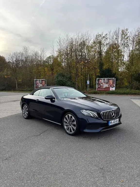 Gebraucht Mercedes E200 184 PS (135 kW) 2017 Blau Cabrio