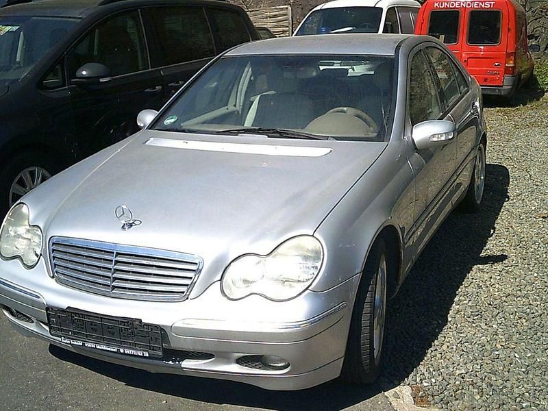 Gebraucht Mercedes C200 Elegance 163 PS (119 kW) 2001 Silber Limousine
