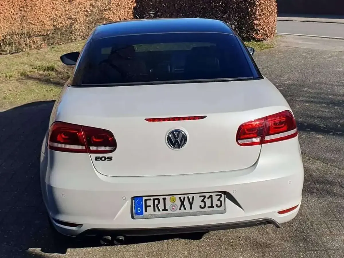 Gebraucht VW Eos Sport 140 PS (102 kW) 2013 Weiß Cabrio