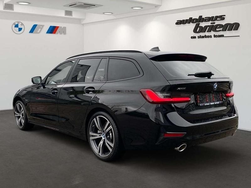 Gebraucht BMW 320e Advantage 204 PS (150 kW) 2021 Schwarz ii Kombi
