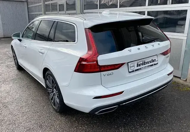 Gebraucht Volvo V60 Inscription 392 PS (288 kW) 2020 Ice white Kombi
