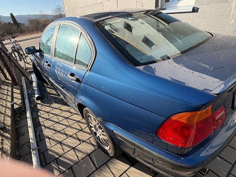 Gebraucht BMW 316 106 PS (77 kW) 2001 Blau Limousine