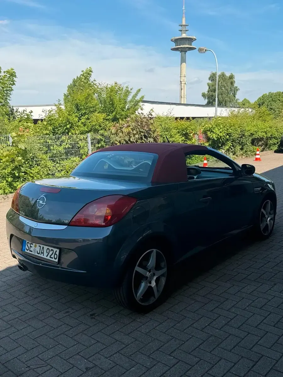 Gebraucht Opel Tigra 122 PS (89 kW) 2009 Andere farben Cabrio