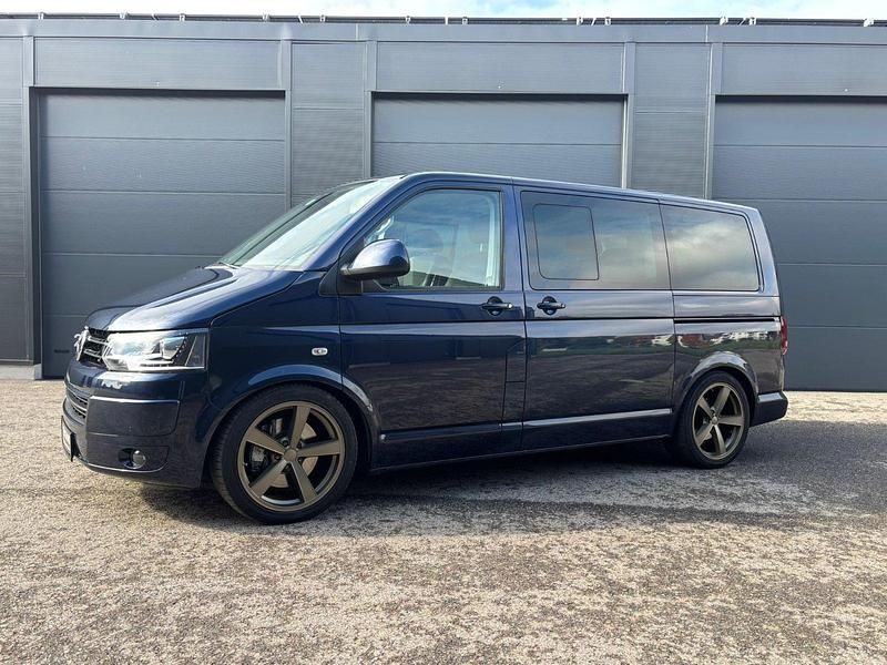 Gebraucht VW Multivan Comfortline 179 PS (131 kW) 2011 Blau Van