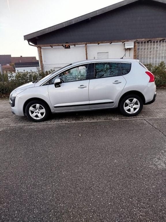 Gebraucht Peugeot 3008 Active 114 PS (83 kW) 2013 Silber Kombi