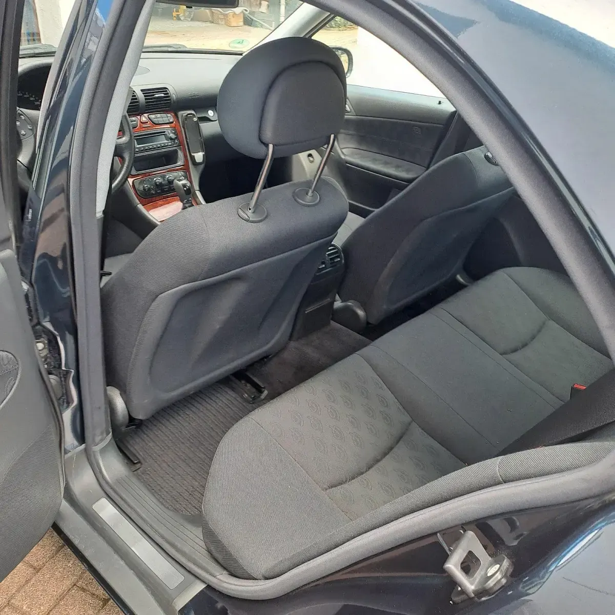 Gebraucht Mercedes 220 143 PS (105 kW) 2003 Blau Limousine