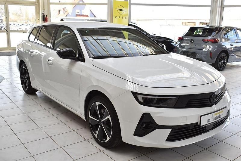 Gebraucht Opel Astra 131 PS (96 kW) 2024 Arktis weiã Kombi