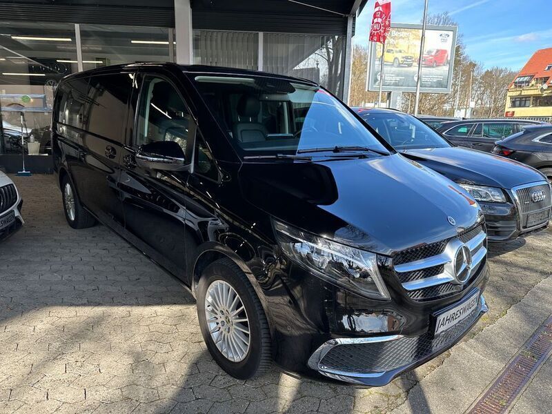 Gebraucht Mercedes V300 237 PS (174 kW) 2023 Schwarz Van / Kleinbus