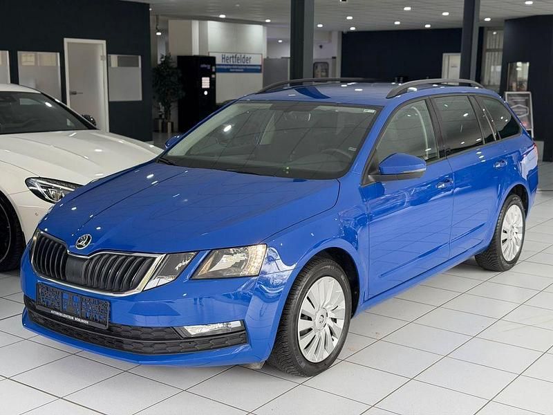 Blau Gebraucht 2019 Skoda Octavia Ambition Kombi | 14.490 € (Guter Preis) - Bild 1/4